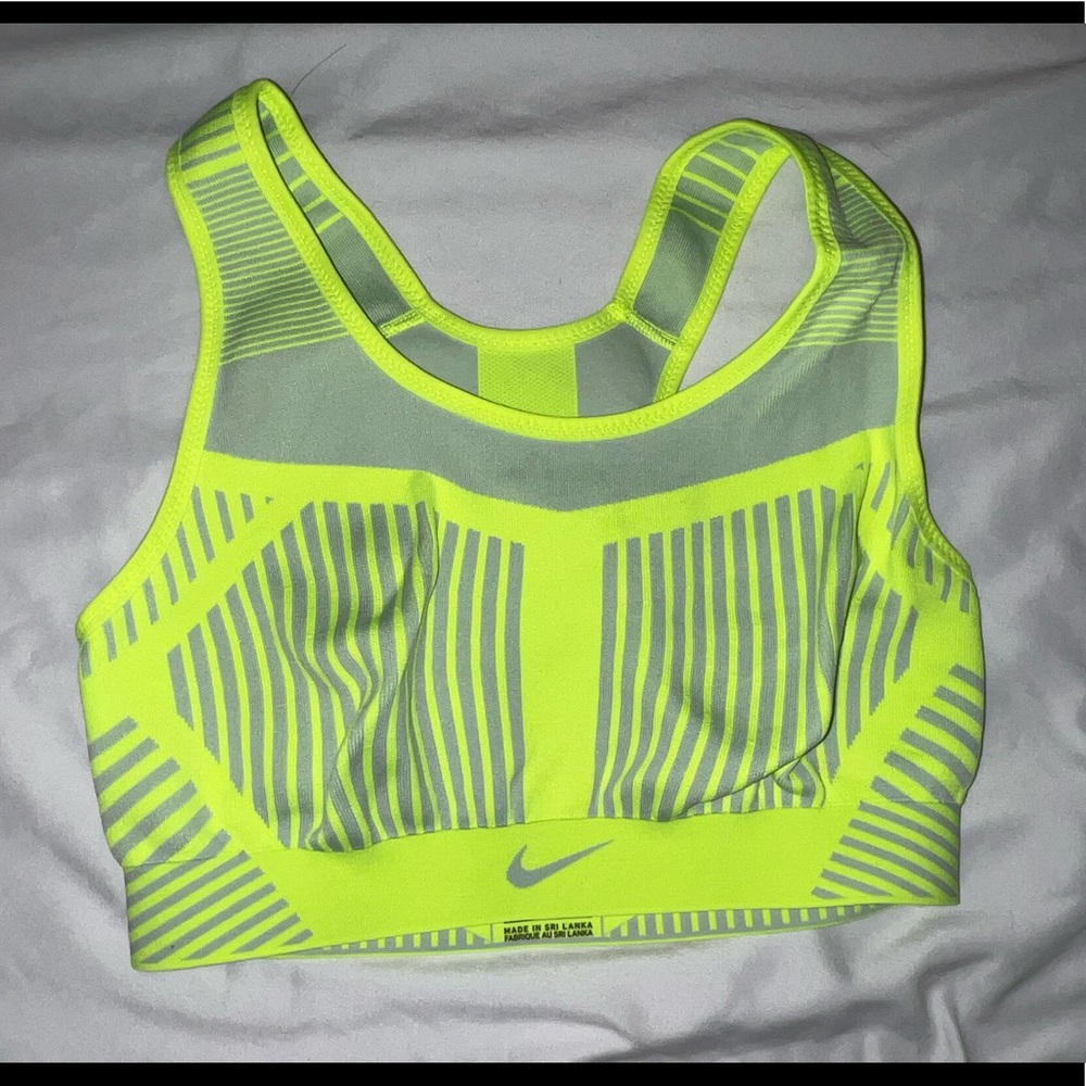 Nike sports bra small never worn